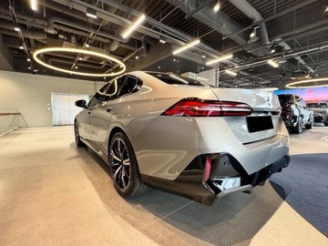 BMW Seria 5 G90-91 2026 BMW Seria 5 530e xDrive Sport Sedan 2.0 (299KM) 2026, zdjęcie 1