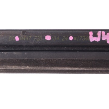 Mercedes Vito W447 Уплотнитель окна передней двери правая планка A4477200424
