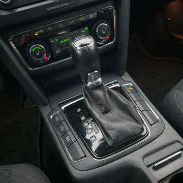 Skoda Superb II Outdoor 2.0 TDI CR DPF  140KM 2015 Škoda Superb Skoda Superb 2.0 TDI DSG Comfort, zdjęcie 28