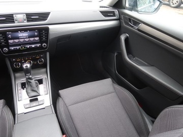 Skoda Superb III Kombi Plug-In Hybrid 1.4 TSI Plug-In-Hybrid 218KM 2020 Skoda Superb iV 1.4 TSI PHEV, Salon Polska, zdjęcie 7