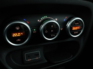 Fiat 500L Trekking Seria 4 1.4 95KM 2017 Fiat 500L klima auto kamera i czujniki parkowania, zdjęcie 25