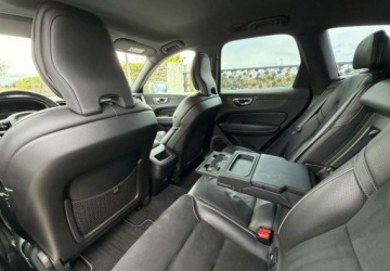 Volvo XC60 II Crossover D4 190KM 2019 Volvo XC 60 Volvo XC 60 D4 R-Design 2.0 Diesel 190KM, zdjęcie 3