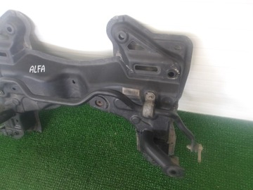 ALFA ROMEO GIULIETTA 10-16 1.6 JTDM NÁPRAVNICE POD MOTOR LAVICE KOLÉBKA OE