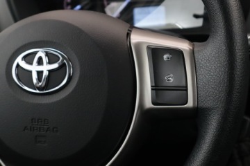 Toyota Yaris III Hatchback 5d Facelifting 2017 1.0 VVT-i 72KM 2019 Toyota Yaris 1.0 VVT-i, Salon Polska, Serwis ASO, zdjęcie 14