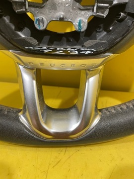 PEUGEOT 208 - VOLANT