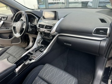 Mitsubishi Eclipse Cross SUV 1.5 T 163KM 2019 Mitsubishi Eclipse Cross Kamera360 Grzane fot. Hak, zdjęcie 15