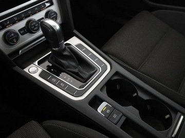 Volkswagen Passat B8 Variant 2.0 TDI BlueMotion SCR 190KM 2017 Volkswagen Passat 4x4 DSG panorama navi klima auto, zdjęcie 30