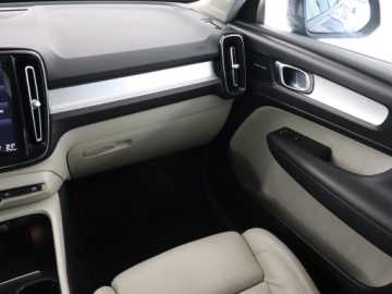 Volvo XC40 Crossover 2.0 D4 190KM 2018 Volvo XC40 D4 AWD, 187 KM, 4X4, Automat, Skóra, zdjęcie 7
