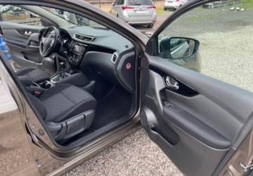 Nissan Qashqai II Crossover 1.2 DIG-T 115KM 2017 Nissan Qashqai Niski przebieg, Bardzo dobry stan, Bogata wersja 1.2 Benzyna, zdjęcie 15