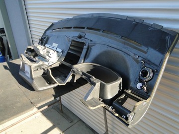 VW TOURAN И КОНСОЛЬ ПРИБОРНОЙ ПАНЕЛИ КОКПИТА