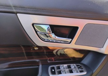 Jaguar XF I Sedan Facelifting 2.2 D 200KM 2014 Jaguar XF 2014r, 2.2 Diesel. Lekko uszkodzony przod. 2.2 Diesel 200KM, zdjęcie 9