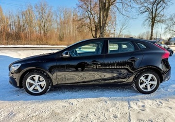 Volvo V40 II Hatchback Facelifting 1.5 T3 152KM 2017 Volvo V40 T3 AUTOMAT 1-Wl Salon Polska 2xOpony 1.5 Benzyna 152KM, zdjęcie 2