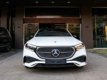 Mercedes Klasa E W214 Sedan 2.0 220d 197KM 2025 E Klasa 220 d 4-Matic AMG 2.0 (197KM) 2025, zdjęcie 2