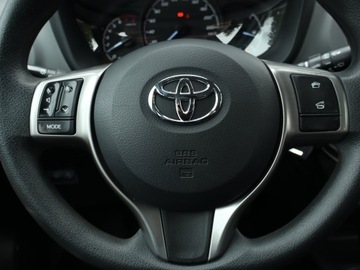 Toyota Yaris IV Hatchback 1.0 VVT-i 72KM 2021 Toyota Yaris 1.0 VVT-i, Salon Polska, zdjęcie 14