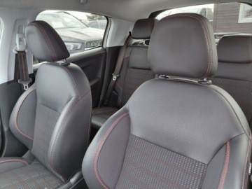 Peugeot 208 I Hatchback 5d Facelifting 1.2 PureTech 110KM 2016 Peugeot 208 GT Line Kamera Klimatronik PDC Sensor Alu 1.2 Benzyna 110KM, zdjęcie 13