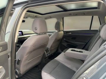 Volkswagen Golf VIII Alltrack 2.0 TDI 200KM 2022 Volkswagen Golf Alltrack LED Matrix Harman Kardon Hak Kamera Cofania Faktu, zdjęcie 36