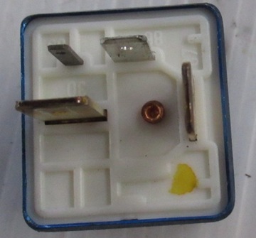 Реле топливного насоса (202) Audi VW 8A0951253