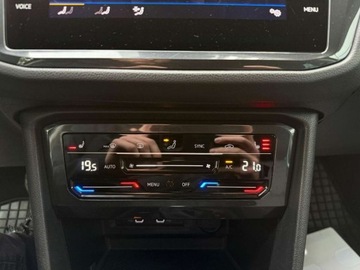 Volkswagen Tiguan II SUV Facelifting 1.5 TSI 150KM 2021 Volkswagen Tiguan 1.5 TSI 150KM Life DSG Kamera Keyless AktywnyTempomat LE, zdjęcie 26