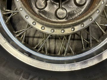 Suzuki GV 700 Madura Felga Tył