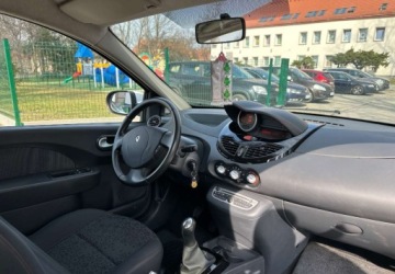 Renault Twingo II Hatchback 3d Facelifting 1.5 dCi 85KM 2013 Renault Twingo Piekna Wersja, Dynamiczne 1.5 Diesel 85KM, zdjęcie 15