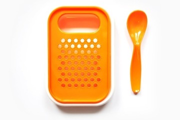 TARKA MINI Z POJEMNIKIEM I ŁYŻECZKĄ DO OWOCÓW