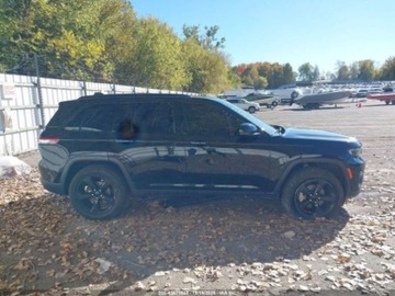 Jeep Grand Cherokee V 2023 Jeep Grand Cherokee 2023 Jeep Grand Cherokee Limited 4x4 3.6 Benzyna 293KM, zdjęcie 8