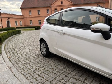 Ford Fiesta VII 2013 Ford Fiesta 1.25 benzyna Biała perełka, zdjęcie 9