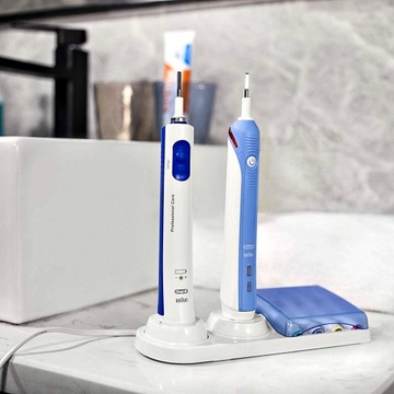 ПОДДЕРЖИВАЙТЕСЬ ЗА . НАСАДКИ И ЩЕТКА ORAL-B 3