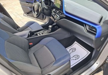 Toyota C-HR I Crossover 1.8 Hybrid 122KM 2017 Toyota C-HR Toyota C-HR 1.8 Hybryda 122KM, zdjęcie 13