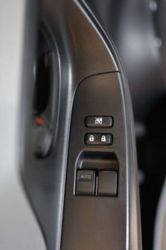 Toyota Yaris III Hatchback 5d Facelifting 2017 1.0 VVT-i 72KM 2020 Toyota Yaris 1.0 Active BenzynaLPG 72KM, zdjęcie 37