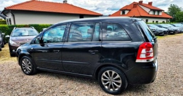 Opel Zafira B 1.8 ECOTEC 140KM 2011 Opel Zafira BENZYNA niski przebieg 7 FOTELI 2x PDC okazja polecamy, zdjęcie 17