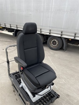 FOTEL KIEROWCY LEWY PRZÓD + PODSTAWA PNEUMATYCZNY MERCEDES SPRINTER 907 19-