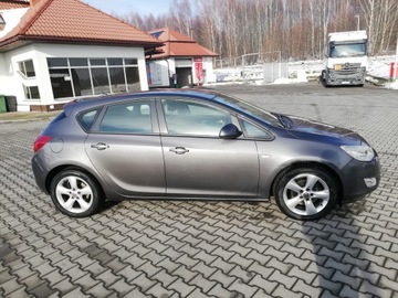 Opel Astra J Hatchback 5d 1.7 CDTI ECOTEC 110KM 2010 Opel Astra J 1.7 ECO TECH 110 PS, zdjęcie 10