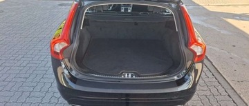 Volvo V60 I Kombi Facelifting 2.0 D4 DRIVE-E 181KM 2014 Volvo V60 Volvo V60 D4 Geartronic Ocean Race 2.0 Diesel 181KM, zdjęcie 34