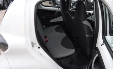 Toyota Aygo I Hatchback 5d Facelifting 1.0 VVT-i 68KM 2013 Toyota Aygo Klimatyzacja Nawigacja TOM TOM Elektryczne Szyby Benzyna 68KM, zdjęcie 17