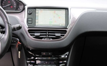 Peugeot 2008 I SUV 1.2 PureTech 110KM 2015 Peugeot 2008 Zarejestrowany Wyposazony 1.2 Benzyna 110KM, zdjęcie 16