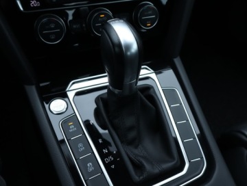 Volkswagen Passat B8 Limousine 1.8 TSI BlueMotion Technology 180KM 2017 VW Passat 1.8 TSI, Salon Polska, Serwis ASO, zdjęcie 16