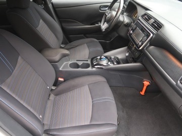 Nissan Leaf II Hatchback Elektryczny 40kWh 150KM 2018 Nissan Leaf 40 kWh, SoH 89%, Automat, VAT 23%, zdjęcie 8