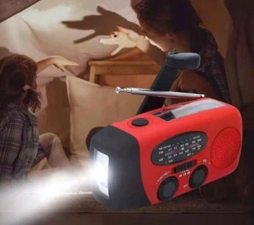 СОЛНЕЧНЫЙ ДИНАМО-РАДИО 3 в 1 С USB-ФОНАРЕМ