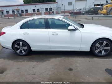Mercedes 2022 Mercedes-Benz Klasa C 2022 Mercedes-Benz C-Class C 300 Sedan 2.0 Benzyna, zdjęcie 12