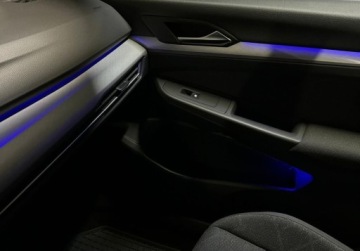 Volkswagen Golf VIII Variant 1.5 TSI 130KM 2021 Volkswagen Golf Variant Variant Life, ACC, Ladowarka indukcyjna, Ambiente,, zdjęcie 32