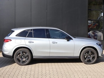 Mercedes GLC C254/X254 2025 MERCEDES-BENZ GLC 300 e 4-Matic AMG Line 2.0 (360KM) 2025, zdjęcie 3