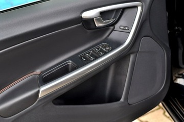 Volvo V60 I Kombi Facelifting 1.6 D2 115KM 2015 Volvo V60 LiFT Ocean Race 1,6 HDi Ledy Digital, zdjęcie 4