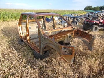 NISSAN NAVARA D23 ĆWIARTKA PRÓG SŁUPEK