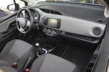 Toyota Yaris III Hatchback 5d Facelifting 1.33 Dual VVT-i 99KM 2015 Toyota Yaris 1.33 Benzyna nawi hak kamera cofania, zdjęcie 17