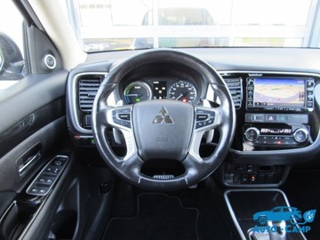 Mitsubishi Outlander III 2015 Mitsubishi Outlander PHEV*aso*KAMERY 360 o*INSYLE+, zdjęcie 4