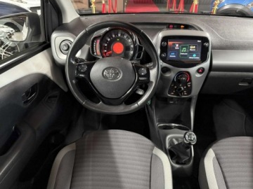 Toyota Aygo II Hatchback 3d Facelifting 1.0 VVT-i 72KM 2019 Toyota Aygo 1.0 VVTi Style X-Play Kamera CarPlay Alu Bdb Stan Gwarancja SSU, zdjęcie 18