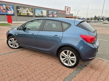 Opel Astra J Hatchback 5d 1.4 Twinport ECOTEC 100KM 2012 Opel Astra Oryginał Bezwypadkowy I Właścicie, zdjęcie 3