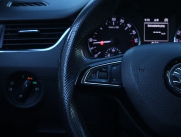 Skoda Octavia III Kombi 2.0 TDI CR DPF 150KM 2015 Skoda Octavia 2.0 TDI, DSG, Navi, Xenon, Bi-Xenon, zdjęcie 19