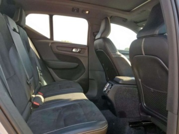 Volvo XC40 Crossover 2.0 T5 247KM 2019 Volvo XC 40 2019 VOLVO XC40 T5 MOMENTUM 2.0 Benzyna 247KM, zdjęcie 10